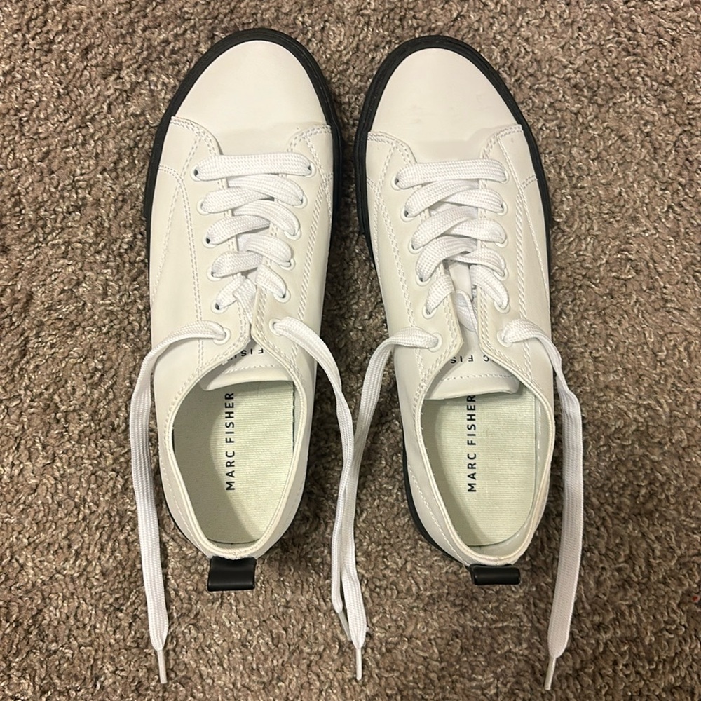 Marc Fisher MFLESTY2-R Sneakers